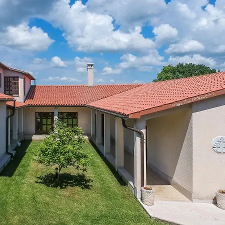 Lupetina By Interhome *